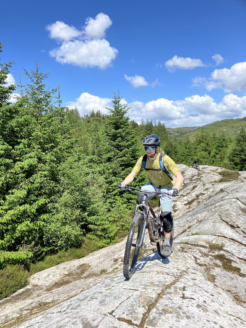 Zonnig Mountainbiken in Schotland